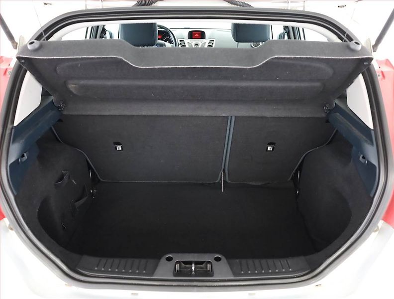 Ford Fiesta (2012) 1.6 TDCi, plně pojízdný - fotka 17 z 17