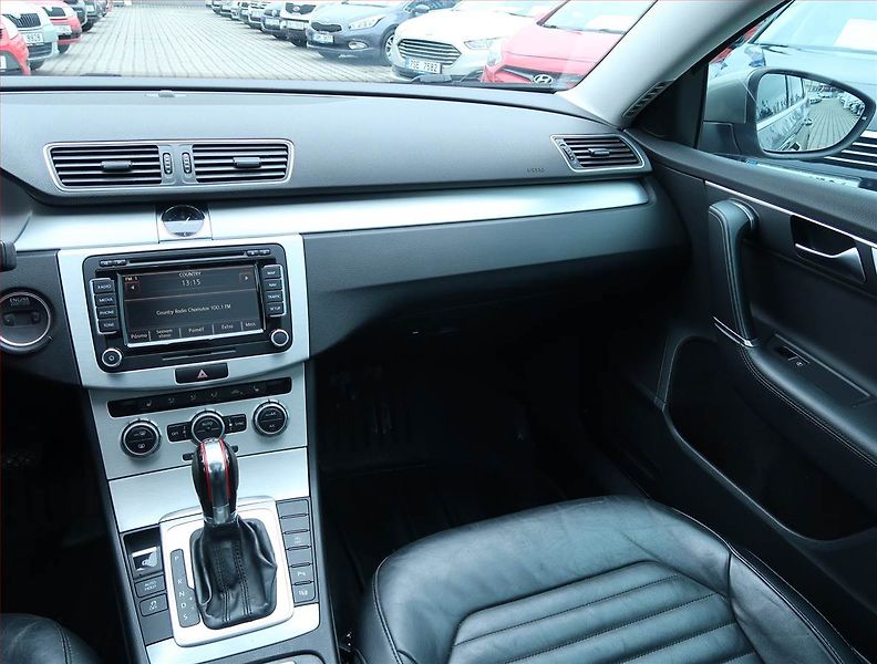 Volkswagen Passat (2013) Highline 2.0 TDI, Automat - fotka 8 z 17