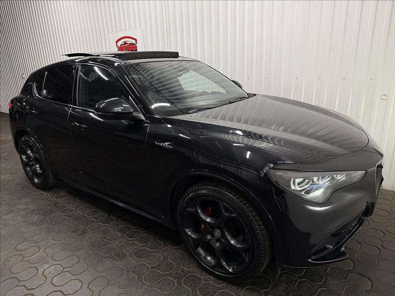 Alfa Romeo Stelvio VELOCE 206kW Q4 PANO TAŽNÉ R21 - fotka 12 z 43