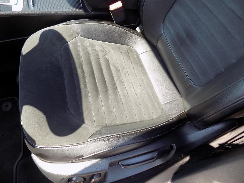 Volkswagen Passat 2,0 TDI 130 KW ALCANT. VÝHŘEV - fotka 20 z 61