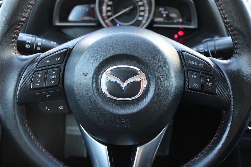 Mazda 3 2,0 i  NOVÉ V ČR - fotka 13 z 29
