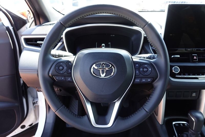 Toyota Corolla Cross 2,0 HEV Comfort FWD - fotka 17 z 28