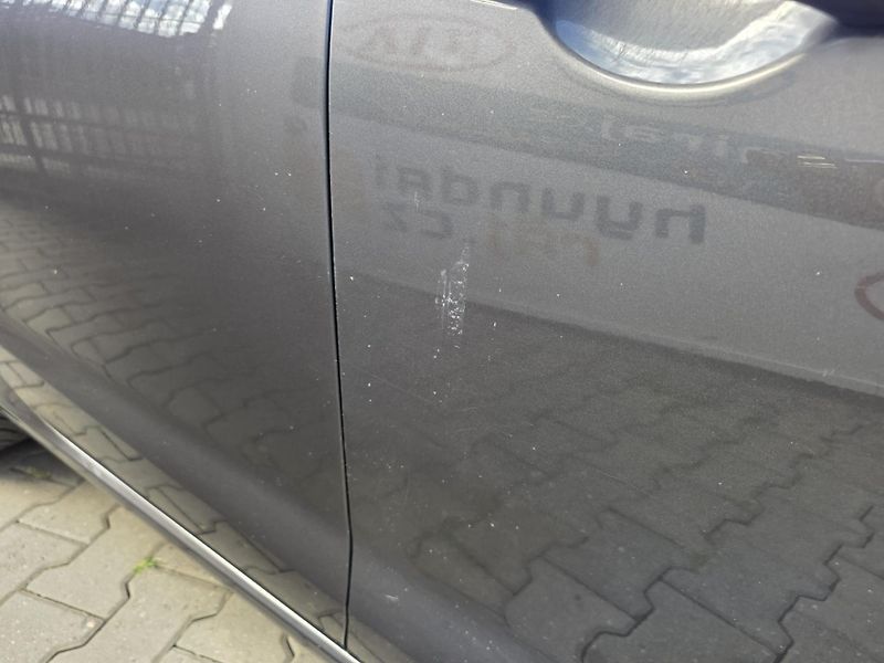 Hyundai i30 1.0-FASTBACKinfo viz. poznámka - fotka 8 z 21