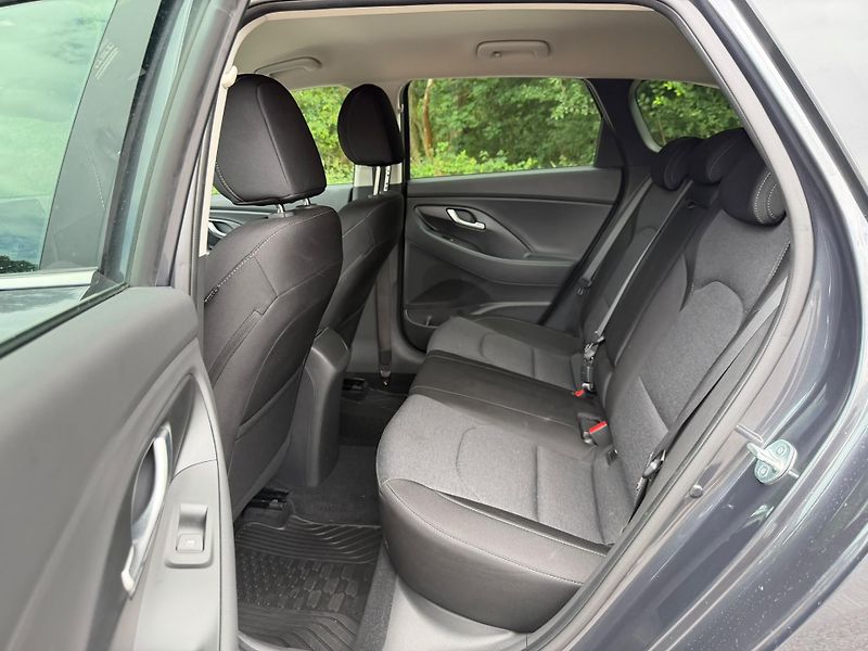 Hyundai i30 (2023) 1.0 T-GDI / 88 kW, Automat - fotka 18 z 19