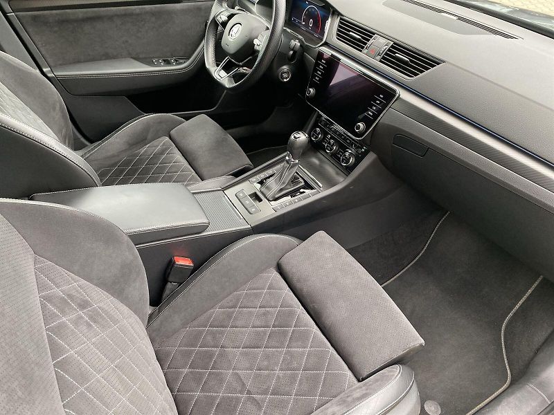 Škoda Superb (2021) Combi 2.0 TDI 4x4 DSG Sportlin - fotka 8 z 40