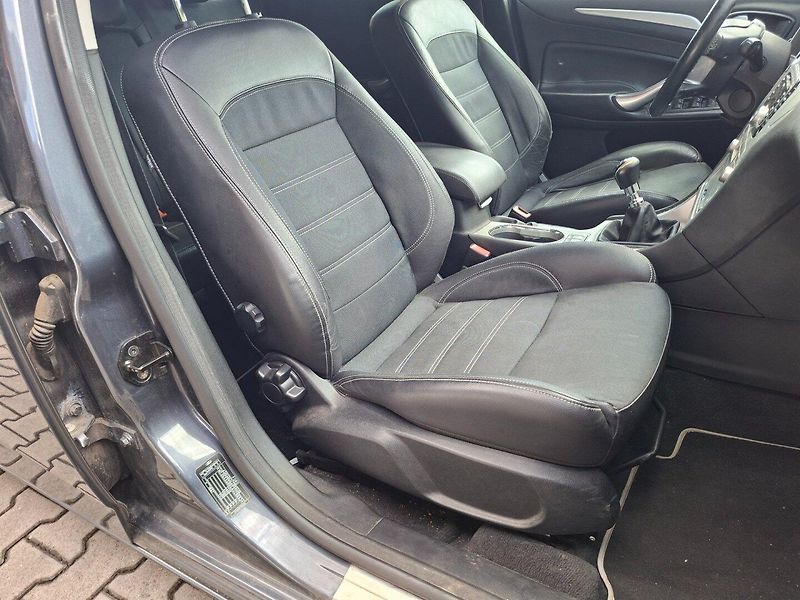Ford Mondeo (2010) 2.2TDCi 129kW 6MAN - fotka 20 z 40
