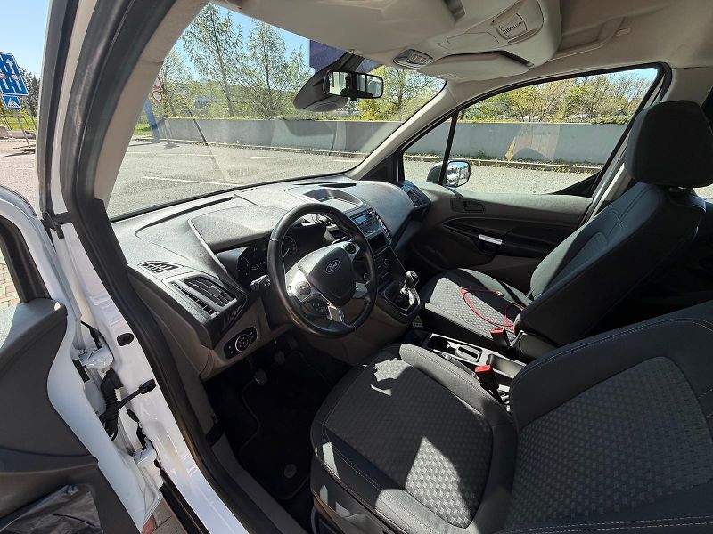 Ford Tourneo Connect 1.5TDCi 74kW*PO SERVISU*ČR* - fotka 8 z 16