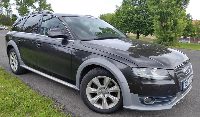 Audi A4 Allroad (2011) Audi A4 Allroad 2.0 TDI 105kw - fotka 2 z 12
