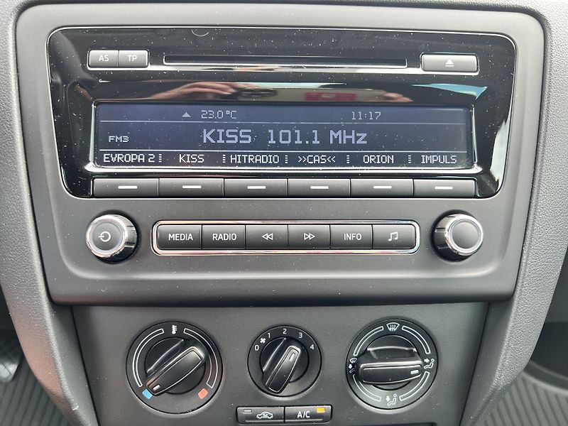 Škoda Rapid 1.2TSi 77kw KLIMA KOUPENO V ČR - fotka 20 z 37