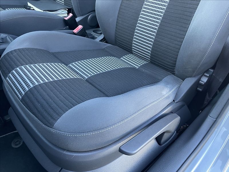Volkswagen Polo 1,4 i 16V Kima ESP Tempomat - fotka 19 z 31