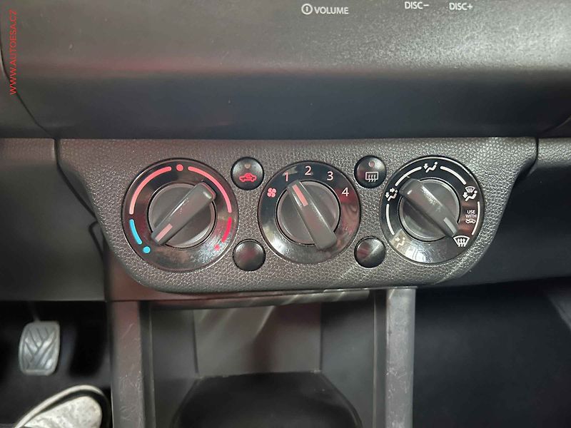 Suzuki Swift (2005) 1.3i, ČR - fotka 12 z 13