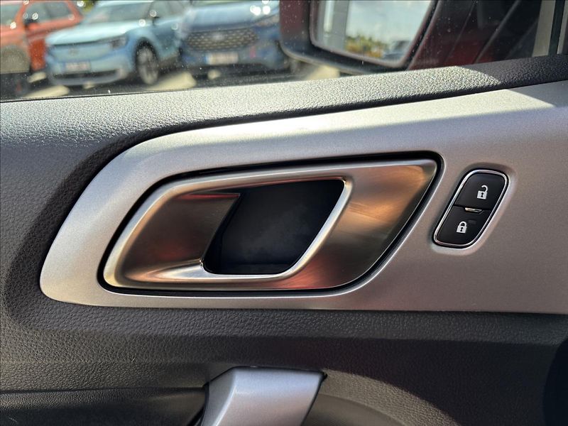 Ford Ranger 2,0 Limited 4x4 156kW DPH - fotka 25 z 43