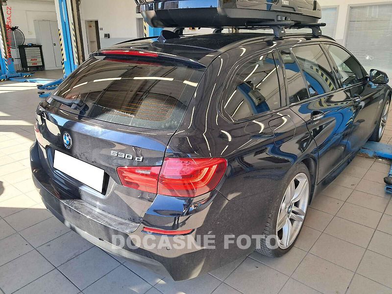 BMW Řada 5 (2014) 3.0 D 530D xDrive, ČR, M - fotka 2 z 3
