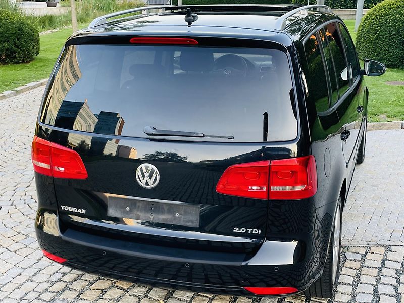Volkswagen Touran 2.0TD MAN 7MÍST SERVISKA TAŽNÉ - fotka 12 z 48
