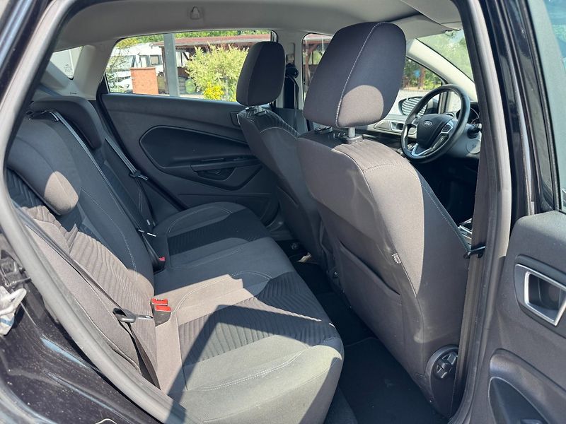 Ford Fiesta (2014) Titanium 1.0 EcoBoost 92kW - fotka 16 z 31
