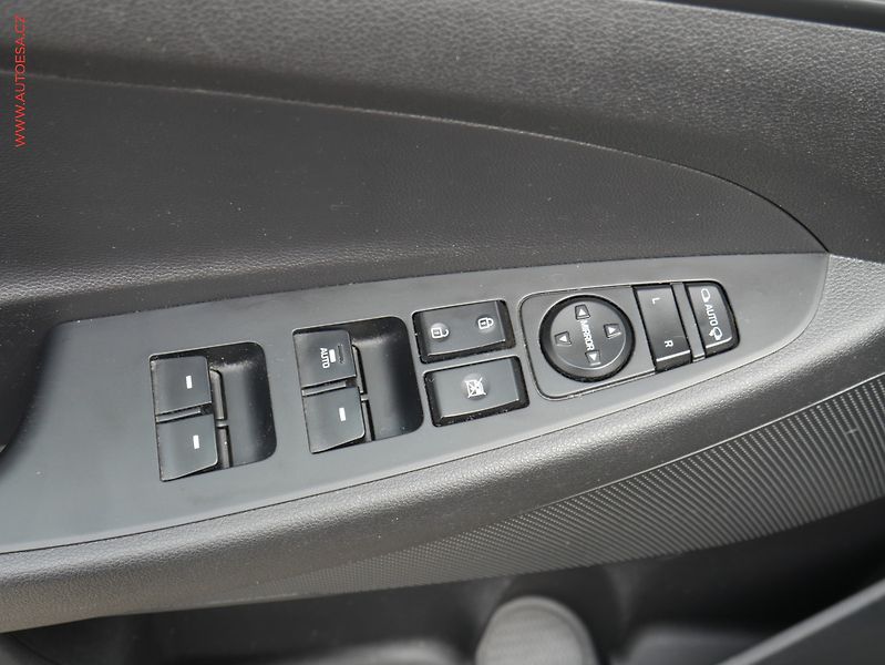 Hyundai Tucson (2016) 1.6 GDi 2WD, Comfort - fotka 11 z 17