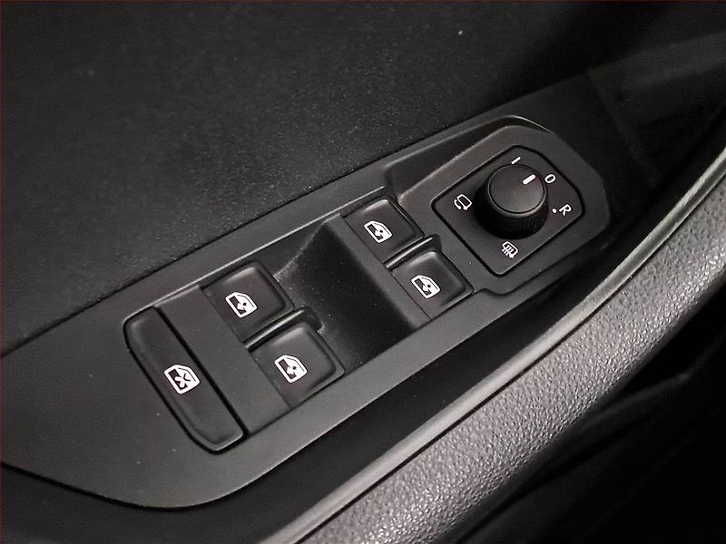Škoda Karoq (2022) Ambition 2.0 TDI - fotka 18 z 21