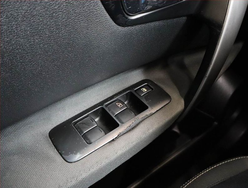 Nissan Qashqai (2011) 1.5 dCi, Tempomat - fotka 13 z 17