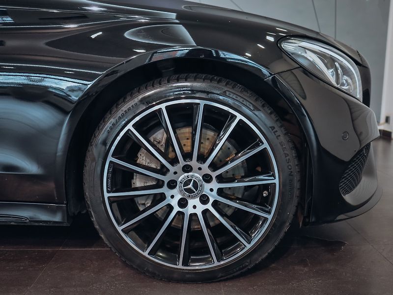 Mercedes-Benz Třídy C C 400 kombi 4MATIC AMG 245 kW - fotka 19 z 19