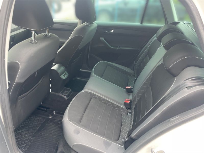 Škoda Fabia 1,0 TSI 70 Ambition - fotka 8 z 11