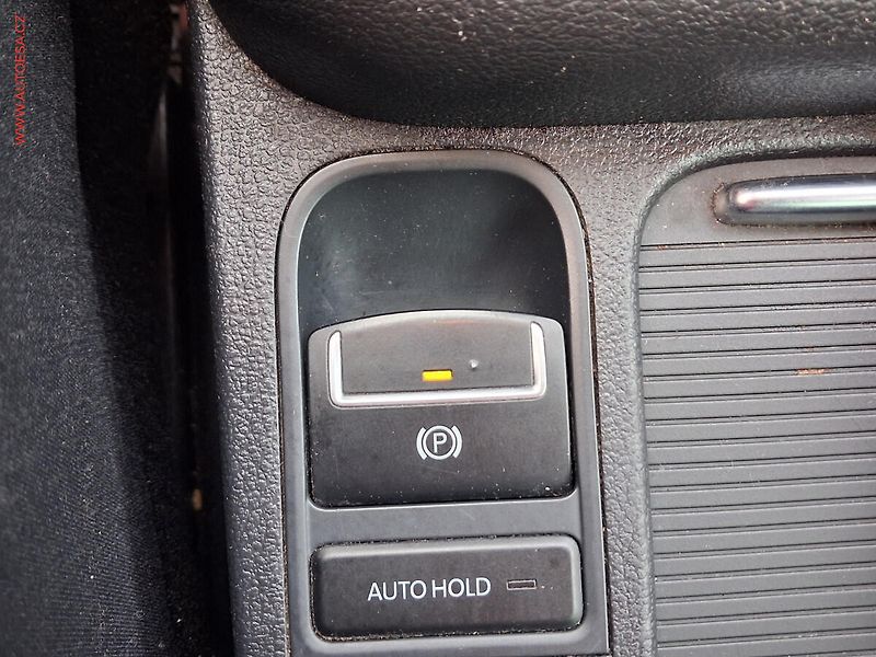 Volkswagen Tiguan (2011) 2.0 TDi 4x4, AC, tempo - fotka 17 z 19