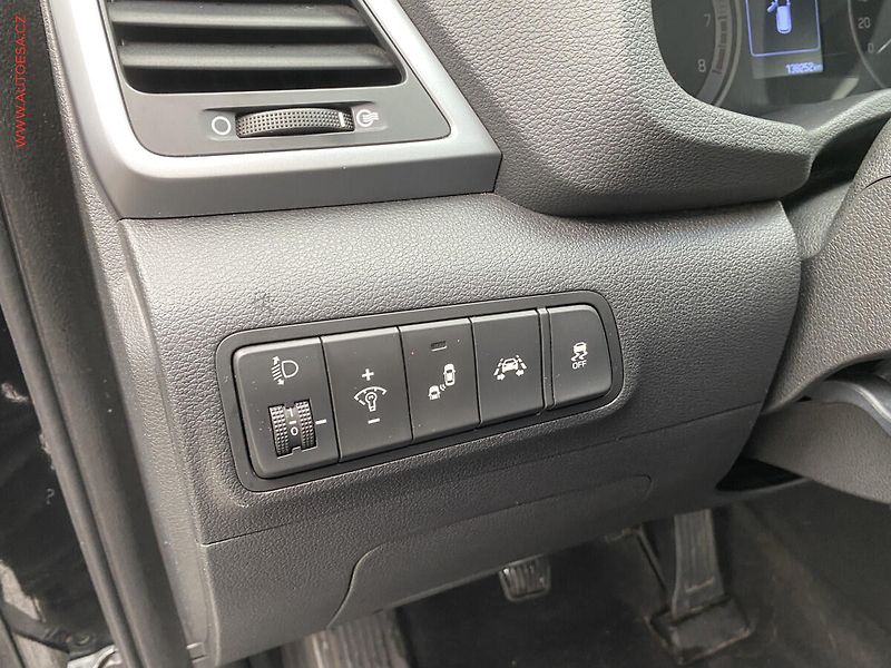 Hyundai Tucson (2015) 1.6 GDi, Navi, kamera, +kola - fotka 14 z 18