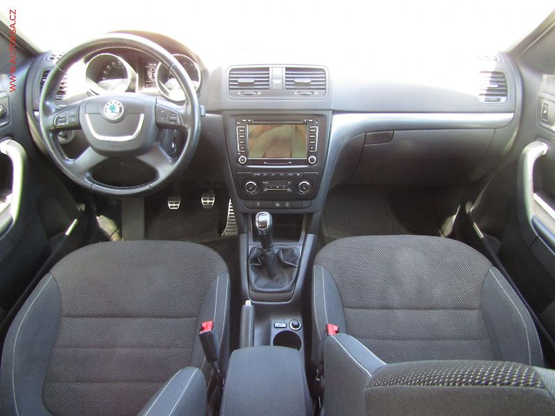 Škoda Yeti (2012) 2.0TDi 4x4, Navi, AC - fotka 8 z 19