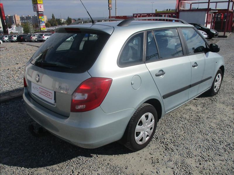 Škoda Fabia 1,4 i 16v, klimatizace, tažné, - fotka 5 z 17