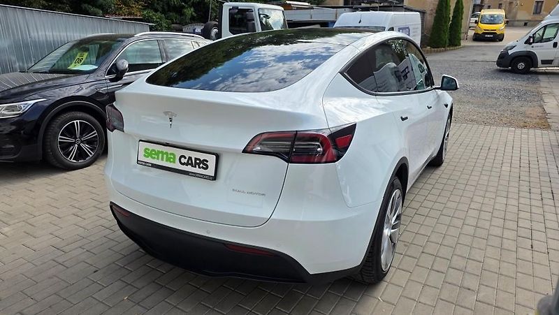 Tesla Model Y (2022) Long Range AWD SoH 91,4% - fotka 5 z 37