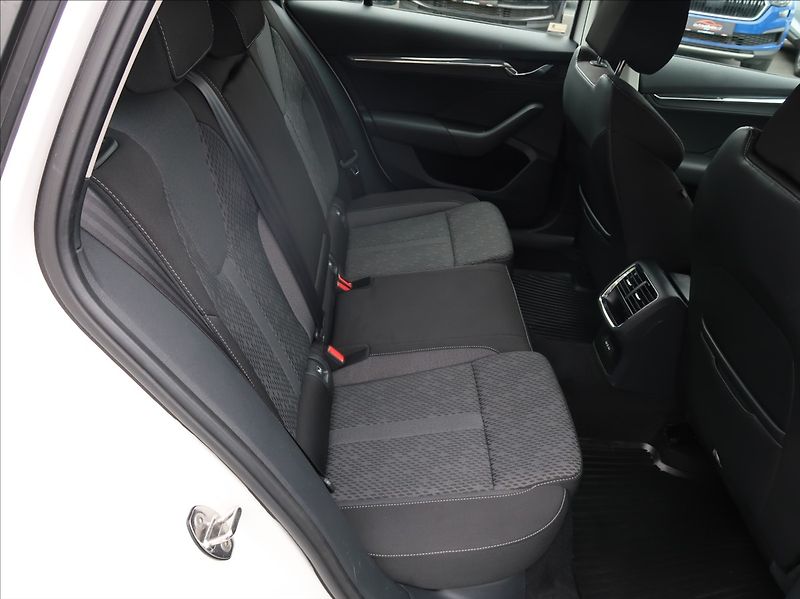 Škoda Octavia 2,0 TDi,1majČR,Style,S.kn.,DPH - fotka 19 z 27