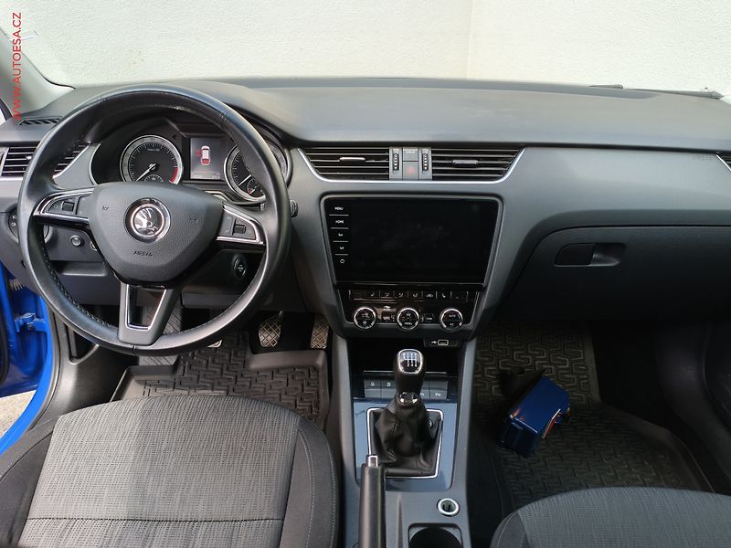 Škoda Octavia (2018) 2.0 TDi, ČR, Style, TZ, zmk. - fotka 9 z 21