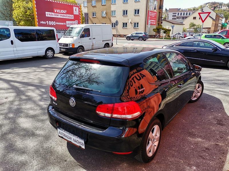 Volkswagen Golf (2010) 1.4i 59kw Comfortline 3dv. - fotka 25 z 27