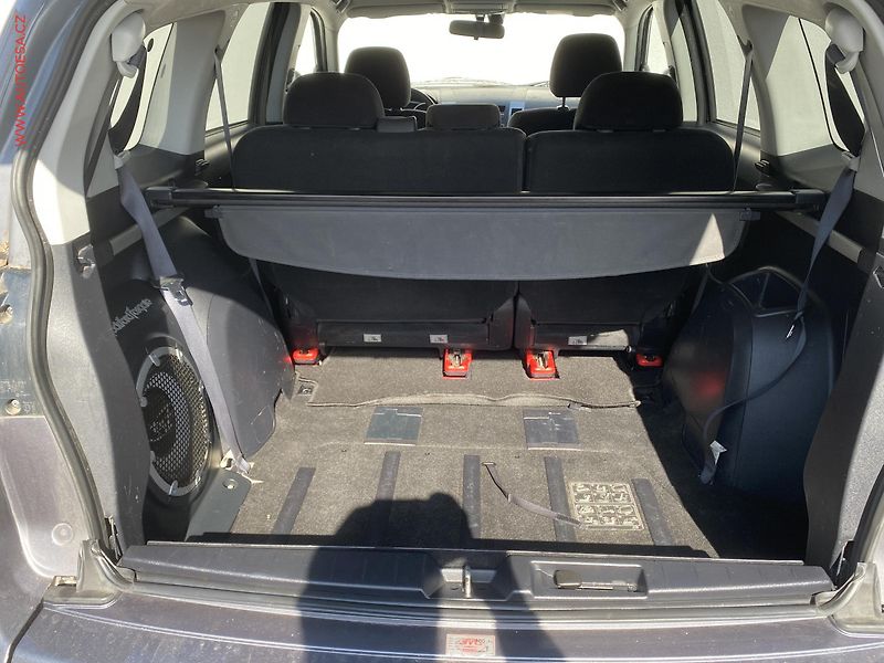 Mitsubishi Outlander (2009) 2.2d 4x4, 7míst, servis.kniha - fotka 7 z 16