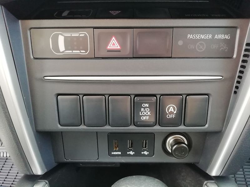 Mitsubishi L200 Intense 2.2 DI-D 4WD DC - fotka 16 z 21