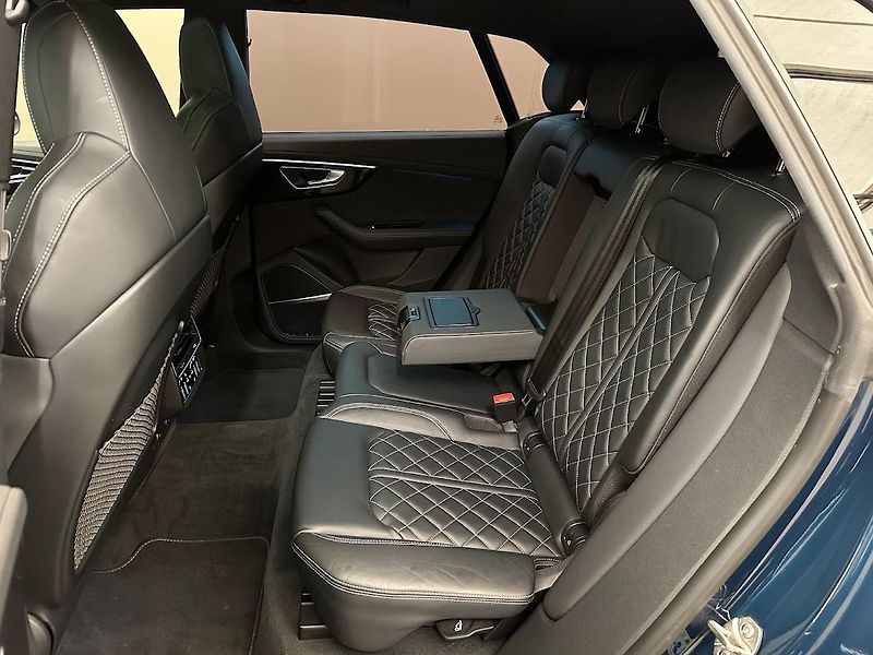 Audi Q8 (2021) S-Line 55 TFSI Quattro 250 kW  - fotka 11 z 33