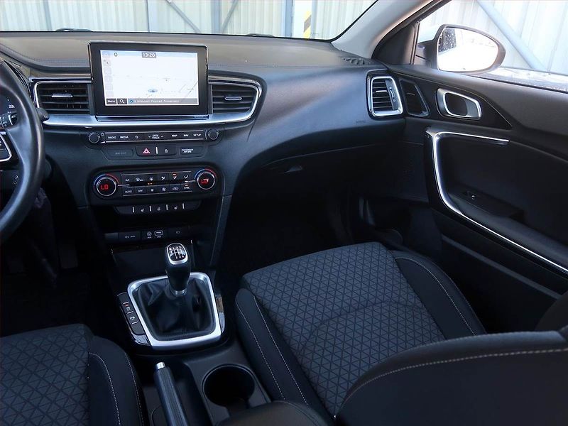 Kia Ceed (2019) Gold 1.6 CRDi, Serv.kniha - fotka 8 z 17
