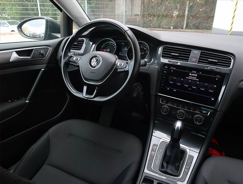 Volkswagen Golf (2020) 32 kWh - 37 Ah, SoH 92% - fotka 7 z 21