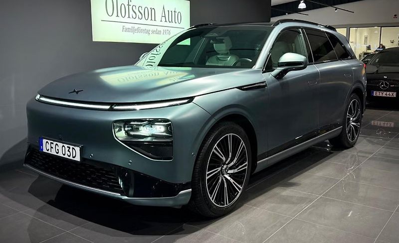 Xpeng G9 Performance AWD Vzduch Masáž - fotka 1 z 13
