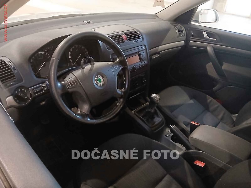 Škoda Octavia (2007) 1.6 FSi, AC, tempo - fotka 2 z 3