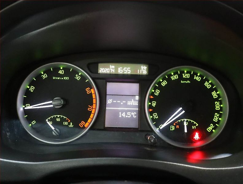 Škoda Fabia (2009) Ambition 1.2 12V, po STK - fotka 11 z 14