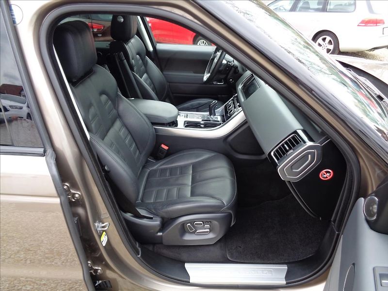 Land Rover Range Rover Sport 4,4 SDV8 Autobiography - fotka 32 z 59