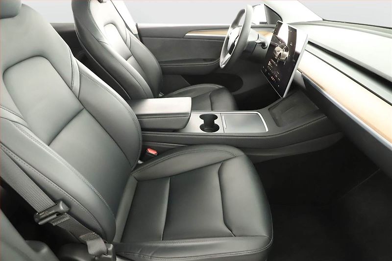 Tesla Model Y (2022) Long Range AWD 79kWh, SoH 91% - fotka 7 z 27