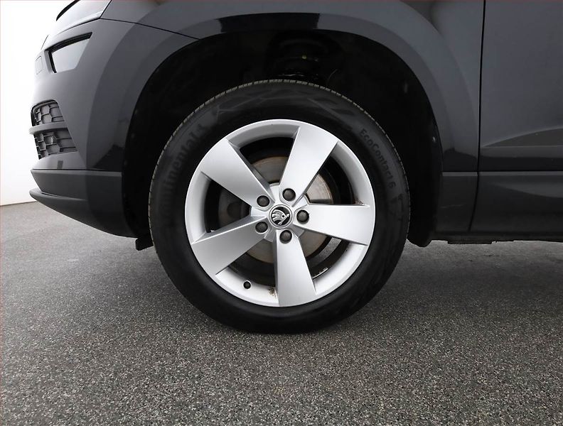 Škoda Karoq (2020) Style 1.6 TDI, Kůže, Navi - fotka 18 z 18