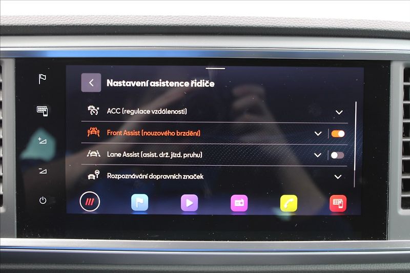 Seat Ateca 2,0 TDI  ČR,1.MAJ,A/T,4x4,FR - fotka 18 z 41