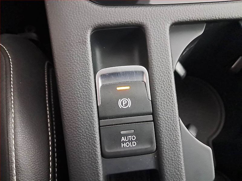 Volkswagen Passat (2020) 2.0 TDI, Automat, Serv.kniha - fotka 20 z 22