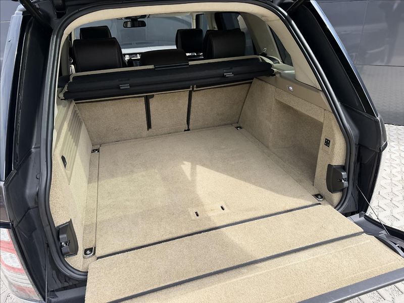 Land Rover Range Rover 5,0 S/C V8 Autobiography DPH - fotka 16 z 44