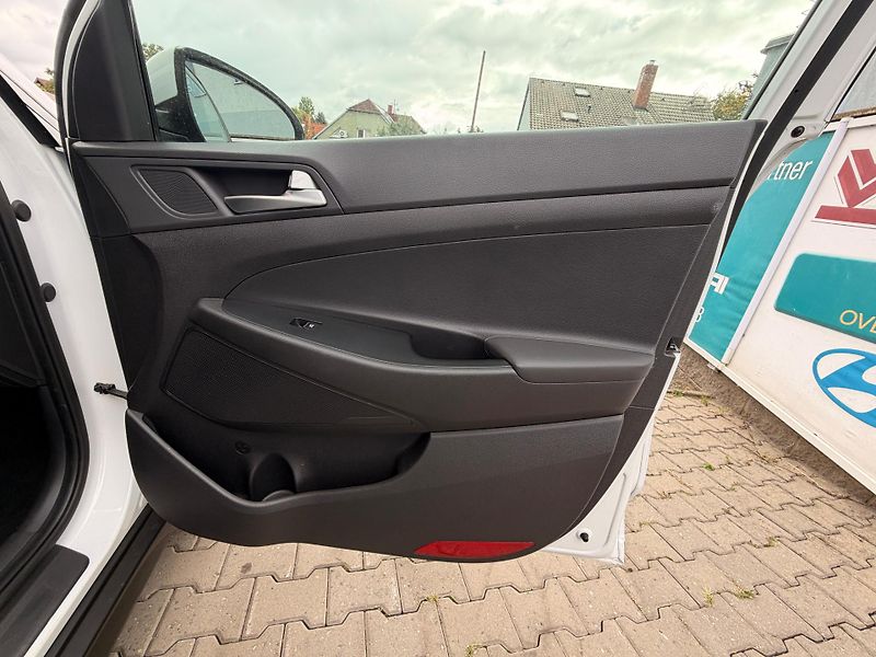 Hyundai Tucson 1.6-1MAJ-TOP STAV-PRAV.SERVIS - fotka 33 z 35