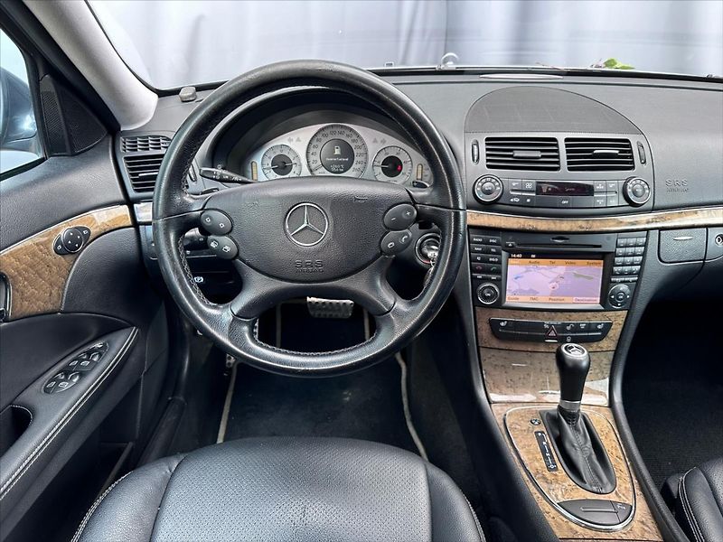 Mercedes-Benz Třídy E E 320 CDI Avantgarde - fotka 17 z 32