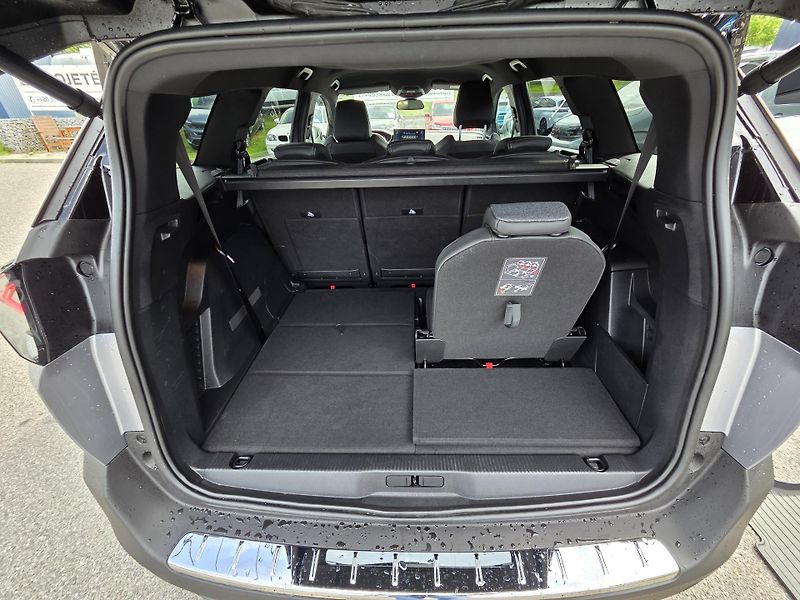 Peugeot 5008 (2024) 1.2 PT 130 ALLURE PACK EAT8 - fotka 13 z 34