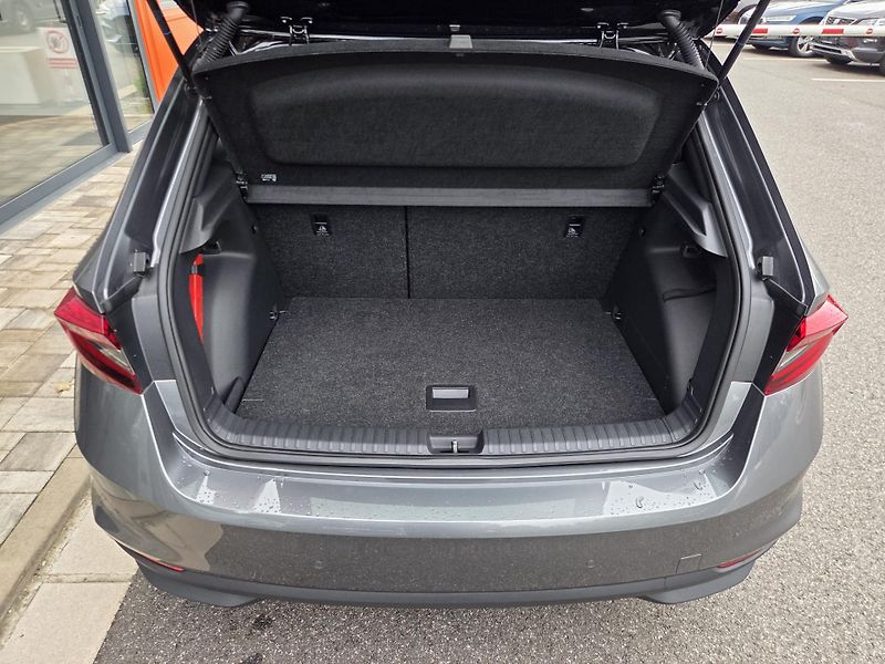 Škoda Fabia (2023) 1.0 TSI DSG - fotka 10 z 10
